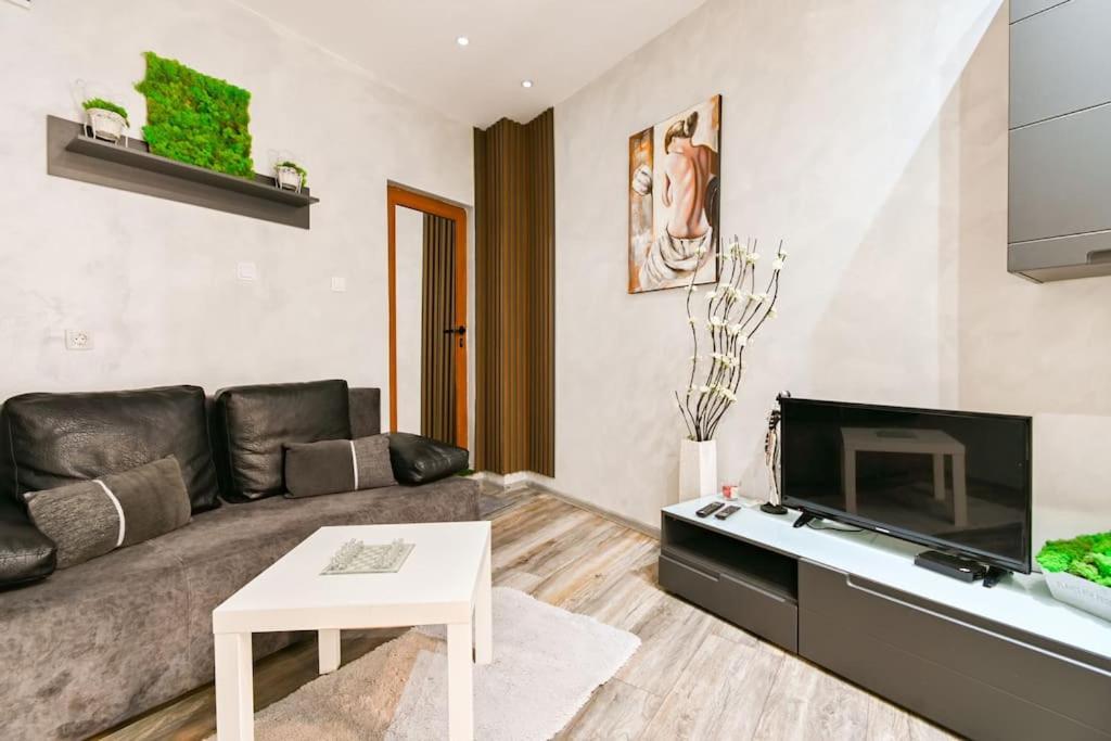 Velar 1Bdr Apartment 소피아 외부 사진
